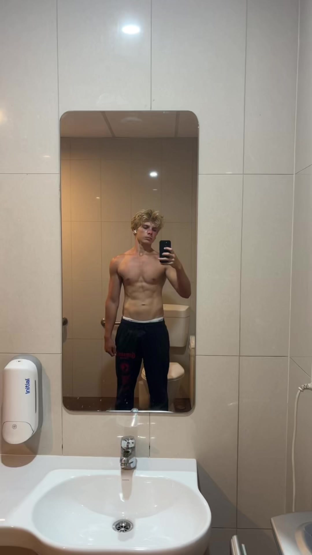 @danehowarth