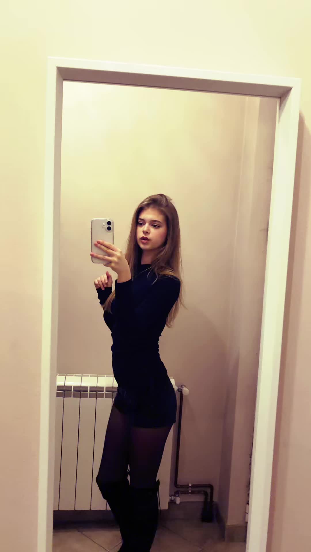 @anika