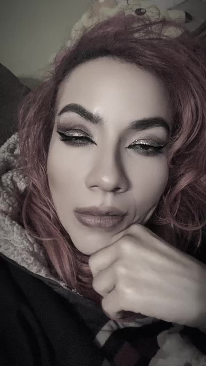 @makeupfromred