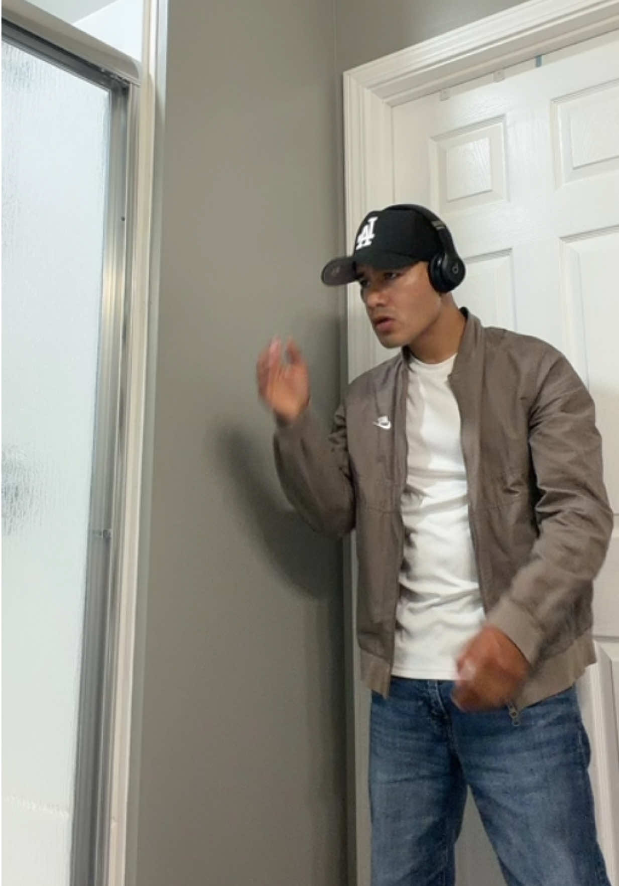 @CoolestdudeED