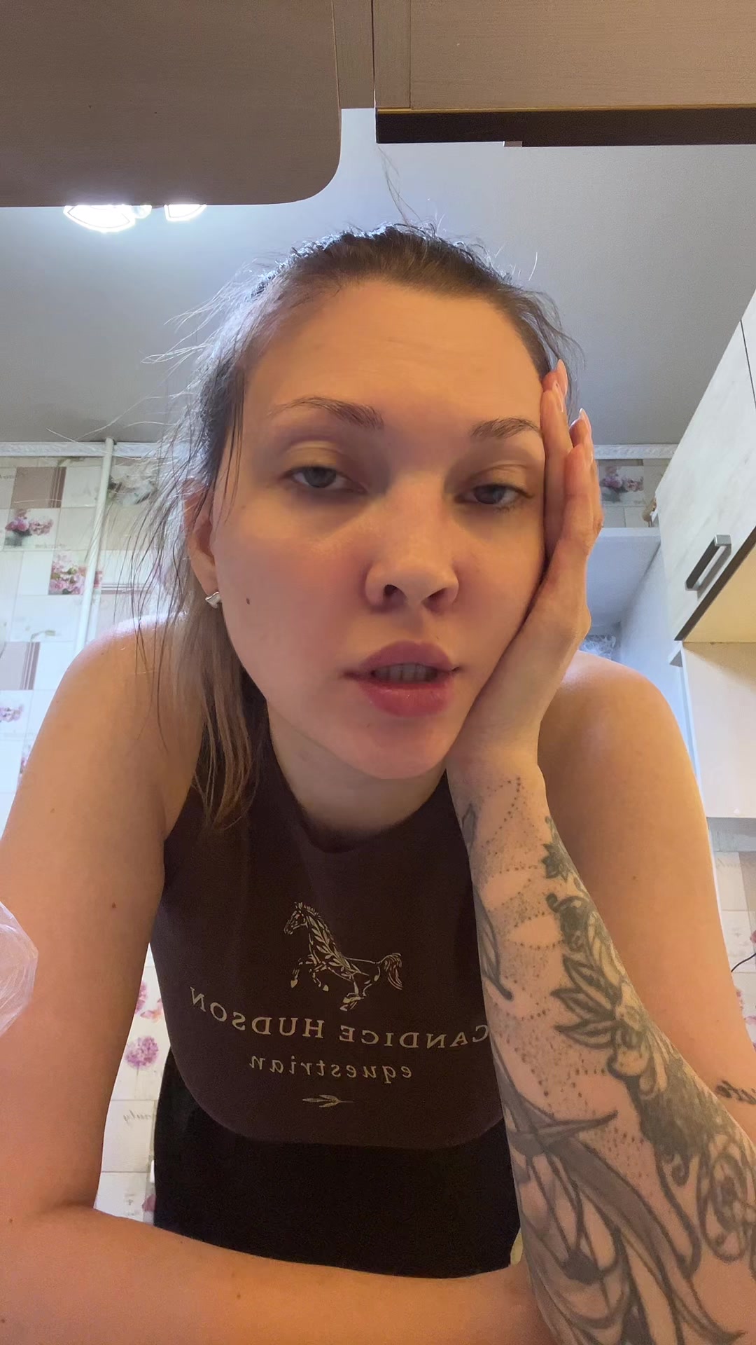 @ЖИЗНЬ ИСПЫТЫВАЕТ