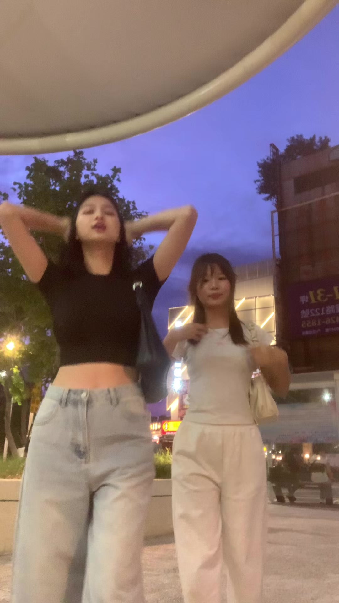 @何利芳