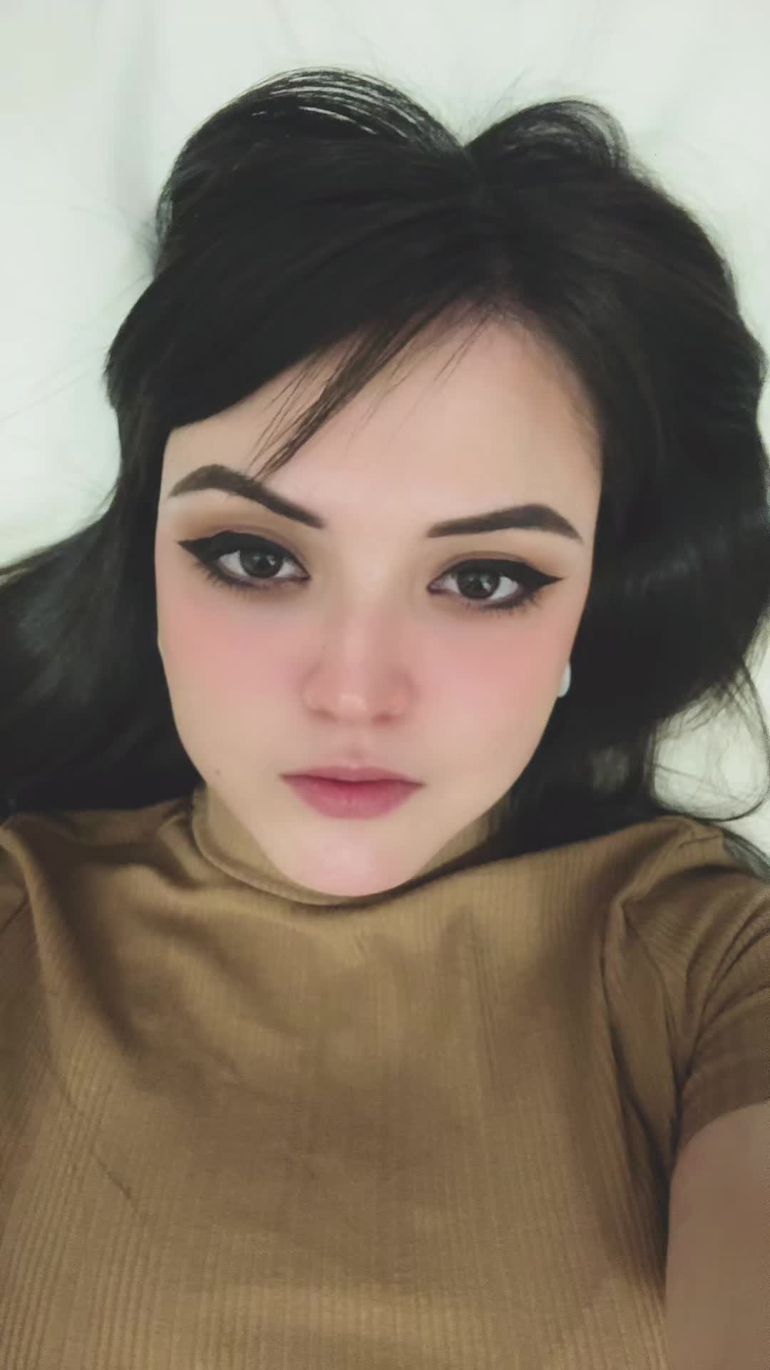 @ashlee_alaniz_
