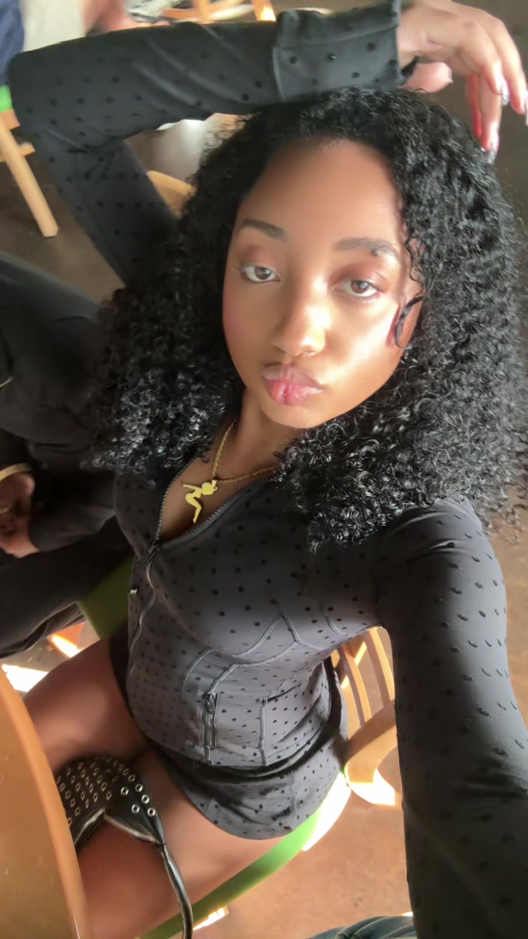 @nia