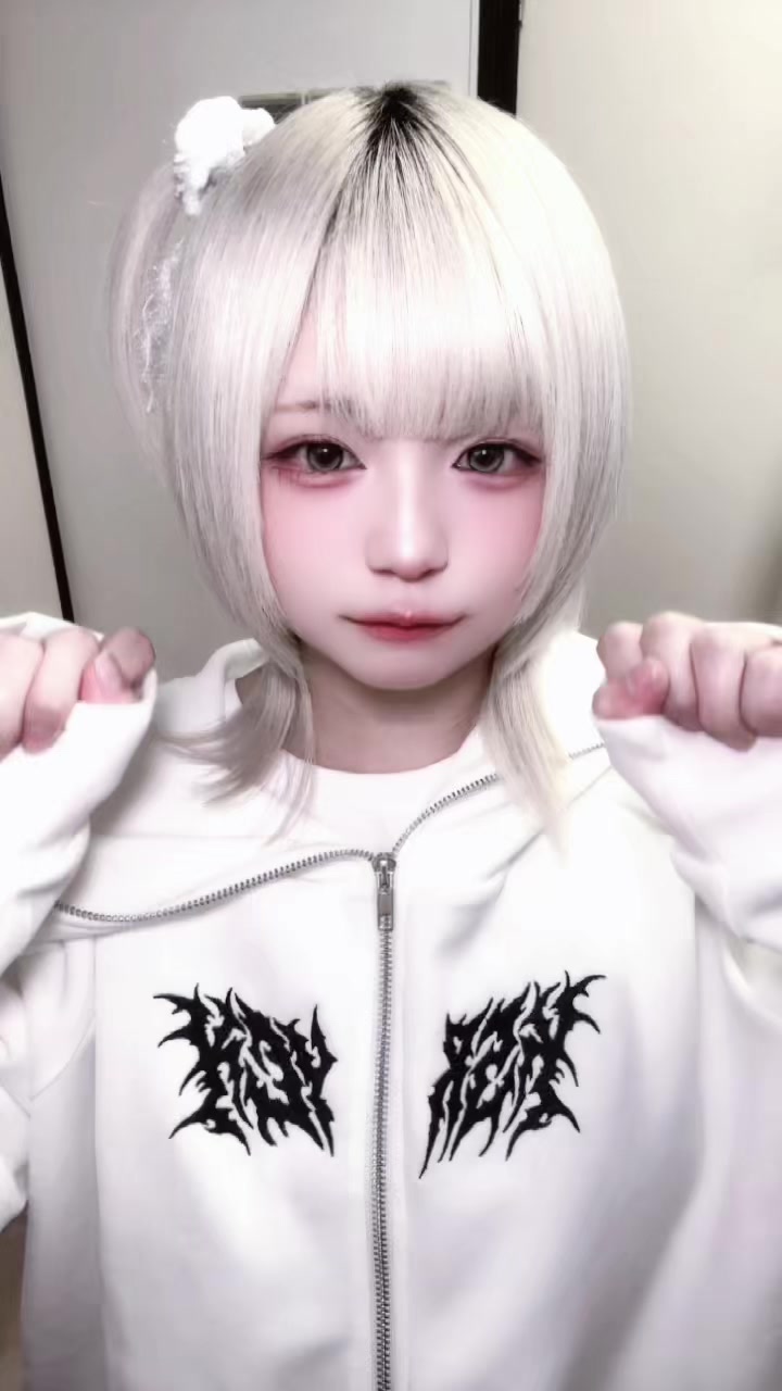 @薊みぃ