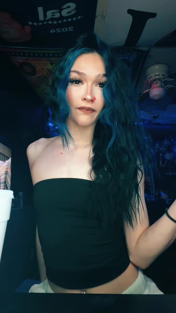 @kay 🍒.