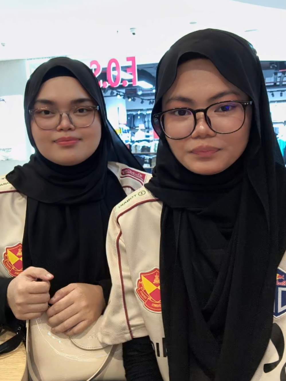 @aqila&sigmaf;(>‿<.)