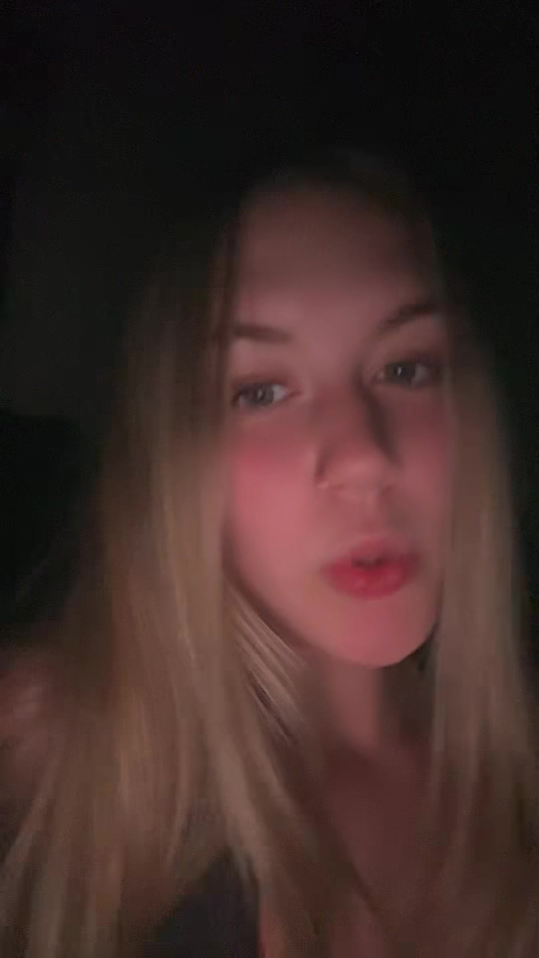 @unironicallyblonde