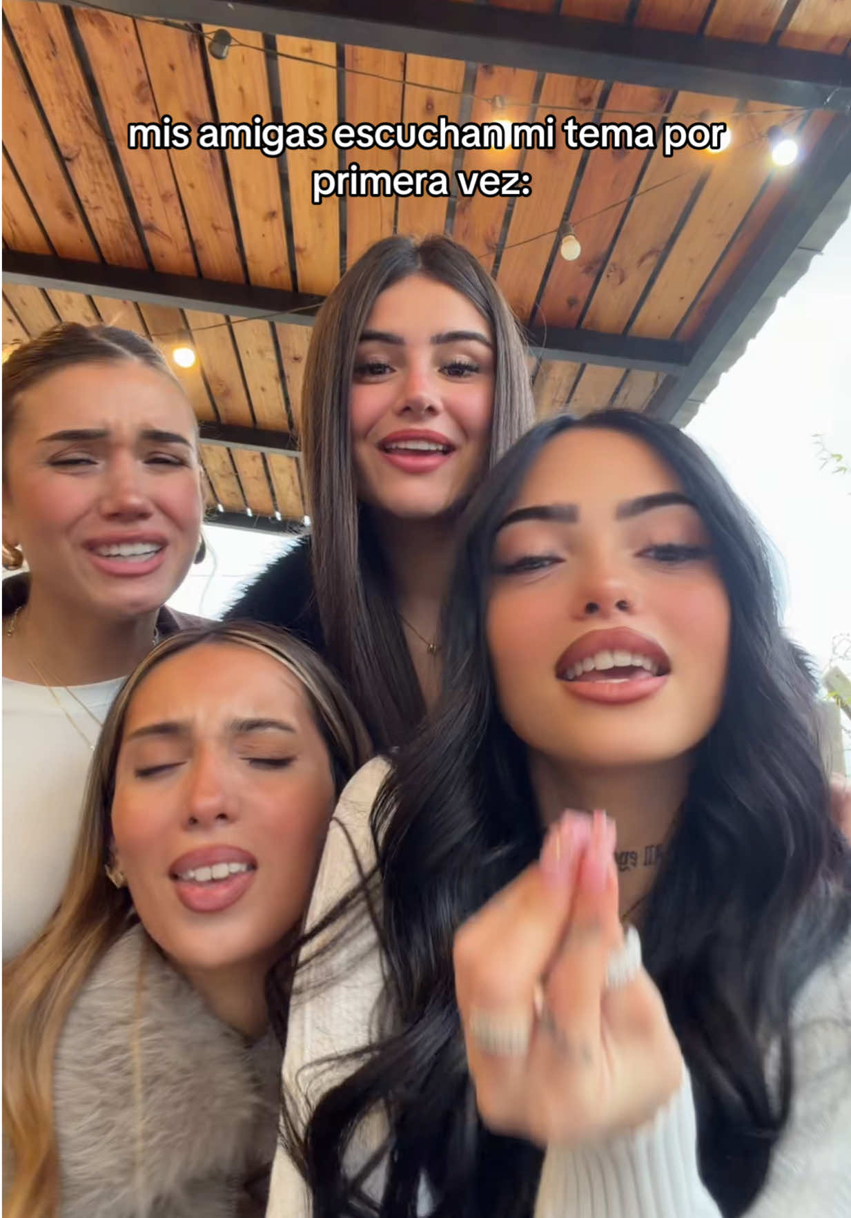 @Valentina Goldzen