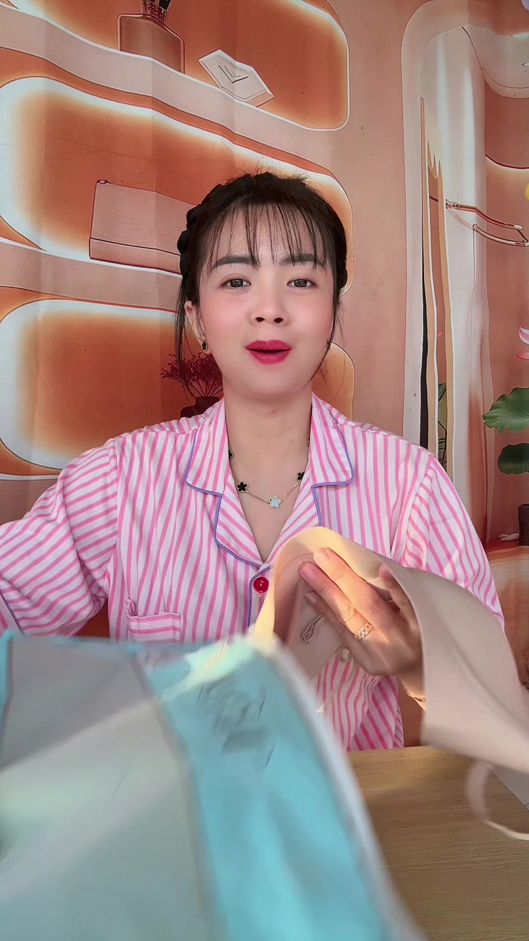 @Em Cẩm Nè