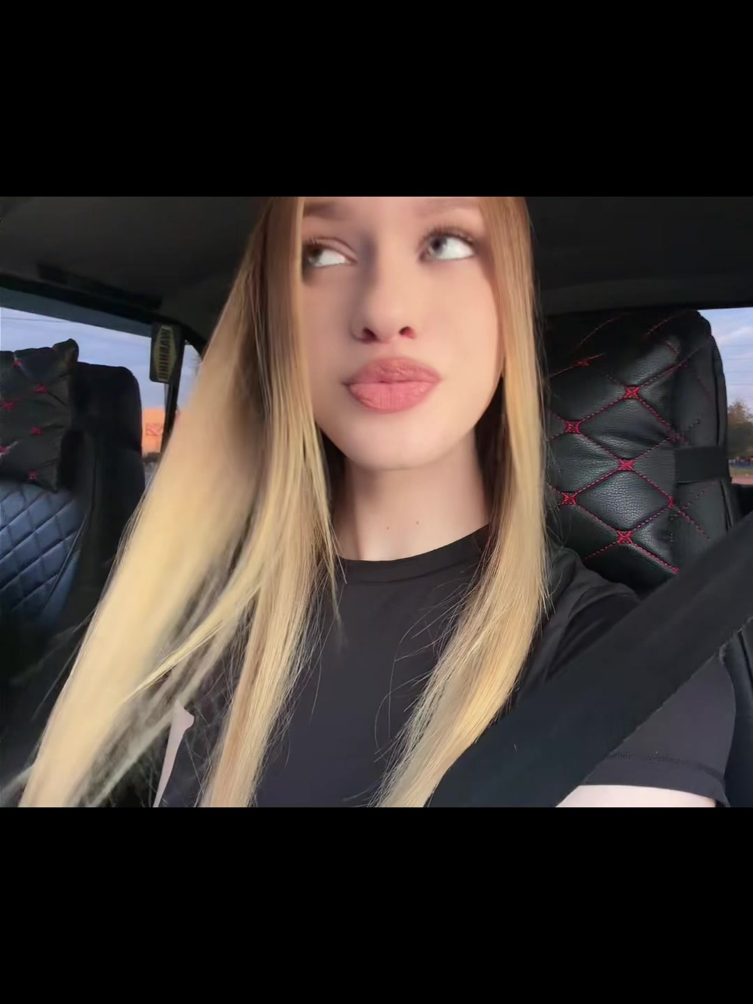 @𝒟