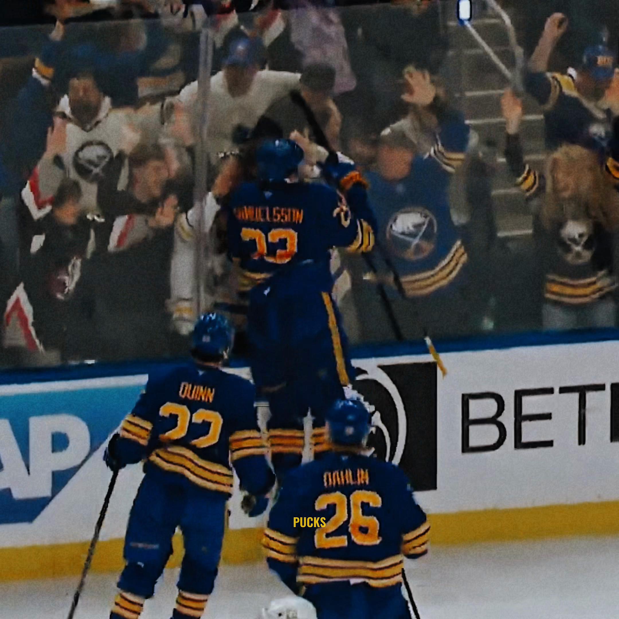 @pucks