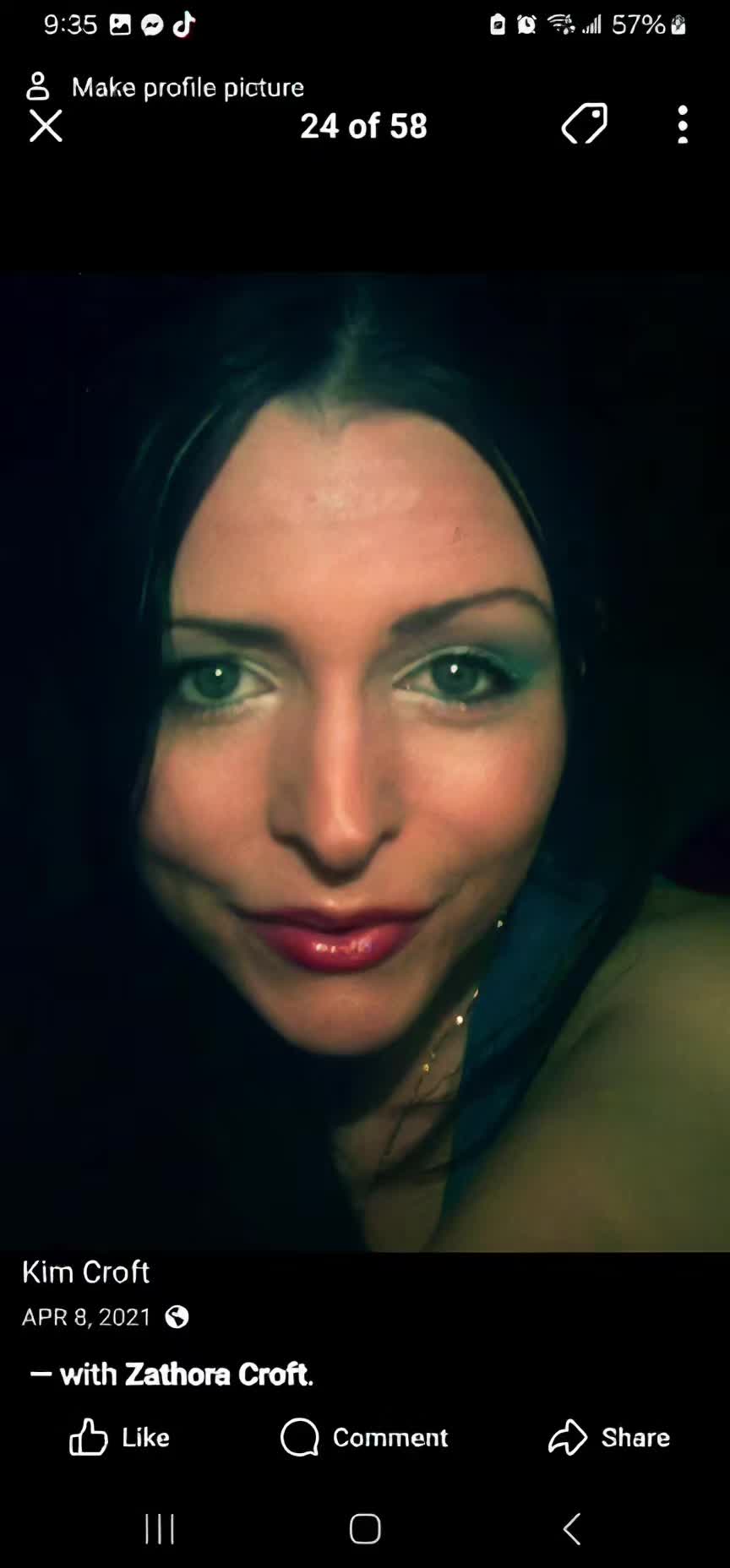 @KimCroft🧸🌹💙🎸🐋🐬🦋😈👻☘️🔥