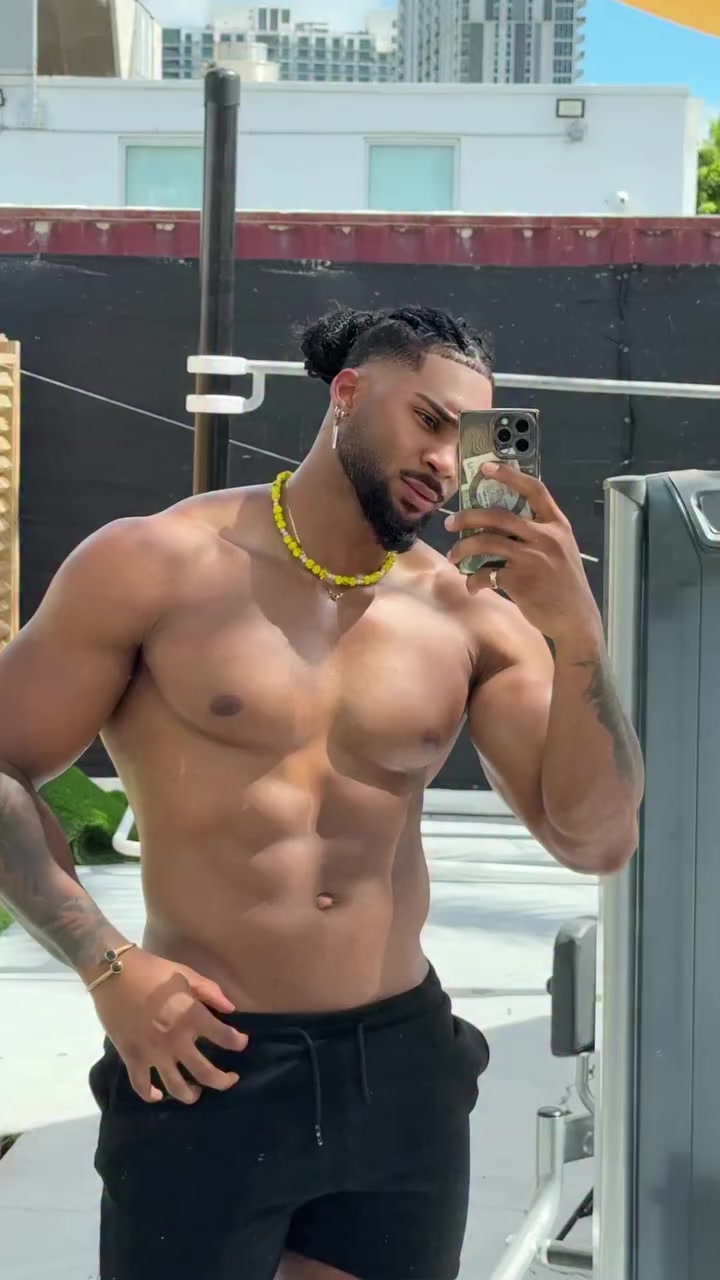 @ManuelLionFit