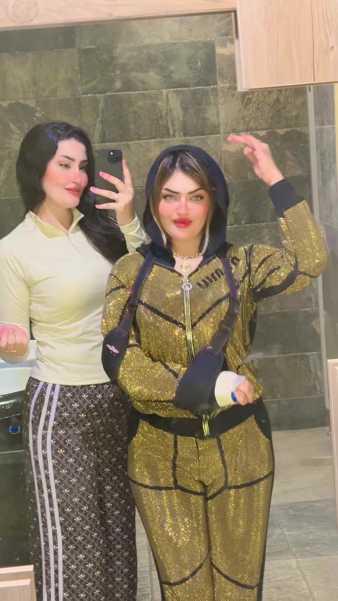 @๐Z โก z A๐