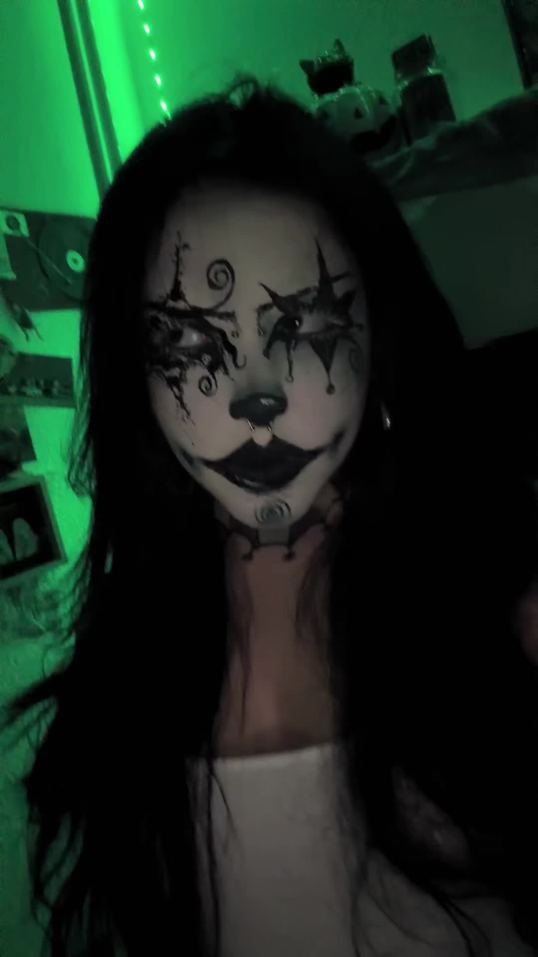 @[⛓️🕸️emily🕸️⛓️]