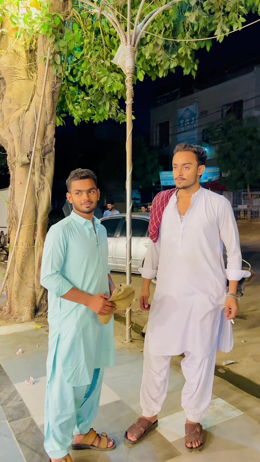 @𓆩🗿AWAIS RAجPUT🪽𓆪