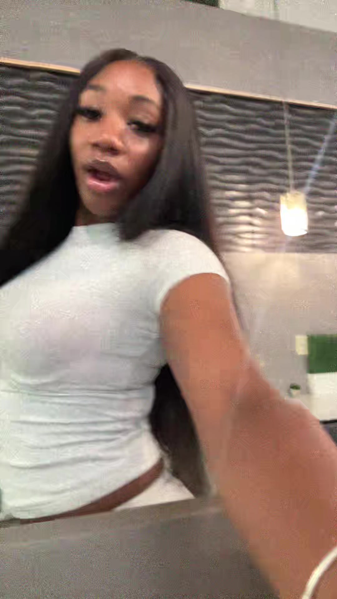 @moramarie.