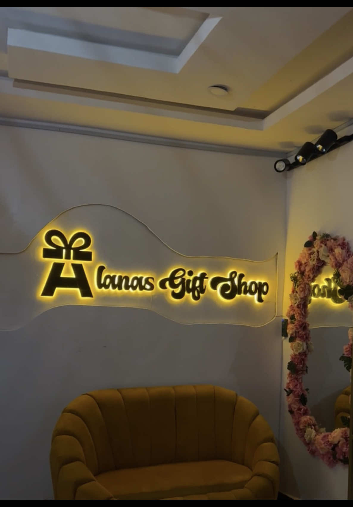 @GIFT SHOP IN ASABA & OGWASHI