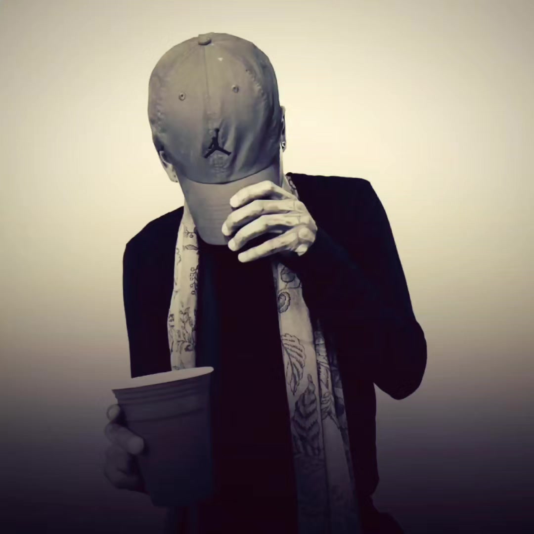 @𝟦𝓇𝓀