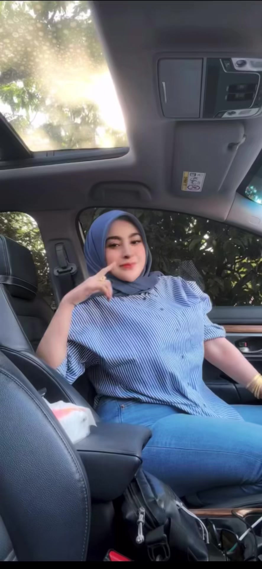 @Çūť_Váŋīśąŋĵāŋą