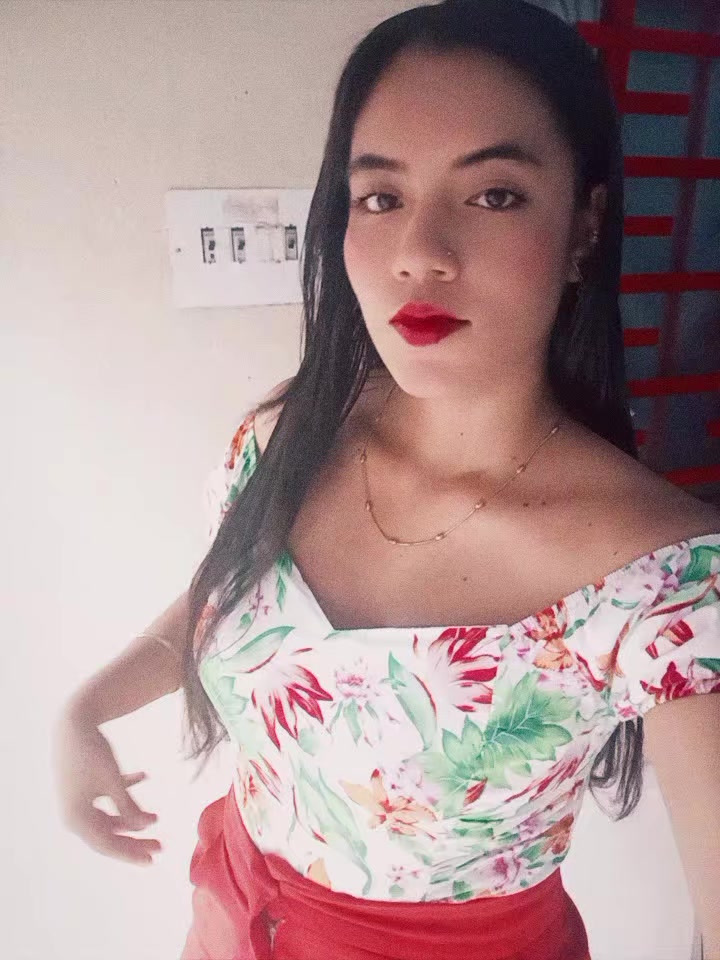 @Linda Lozano