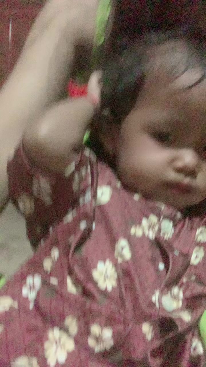 @លី៚ នីន
