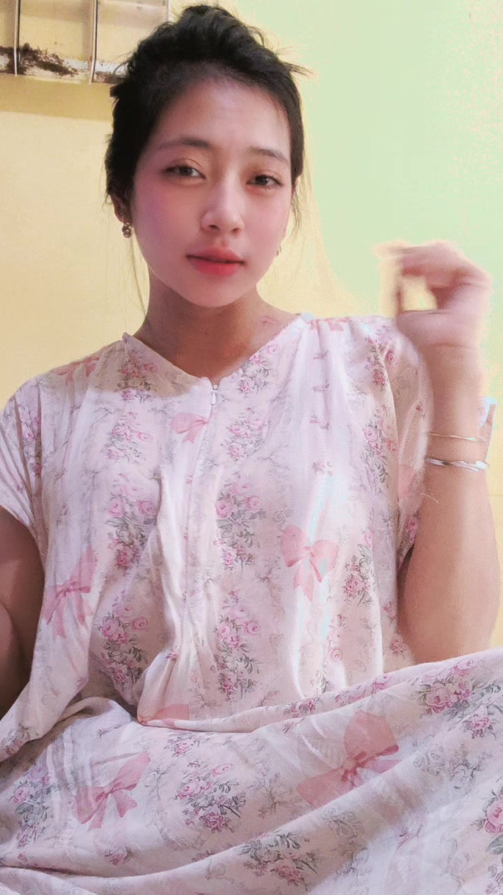 @Monee2