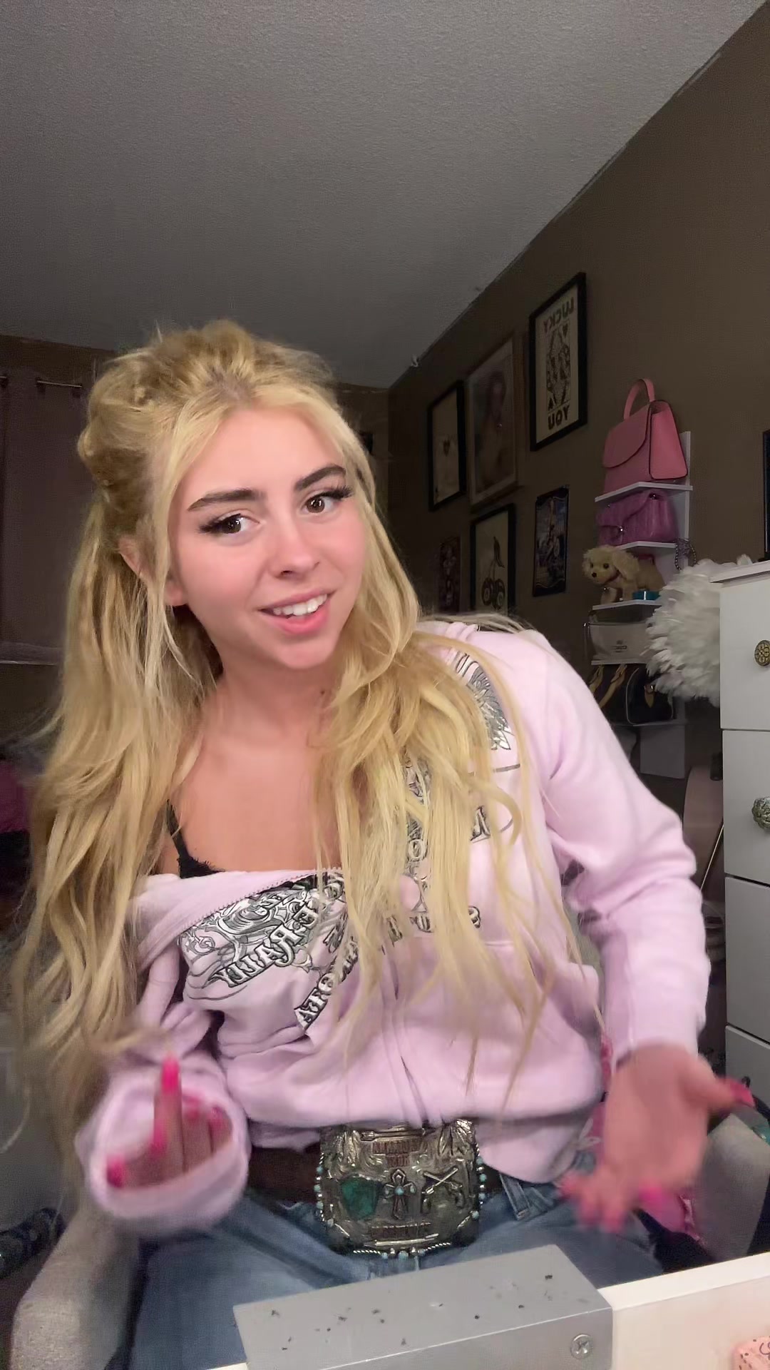 @Valianna Rose