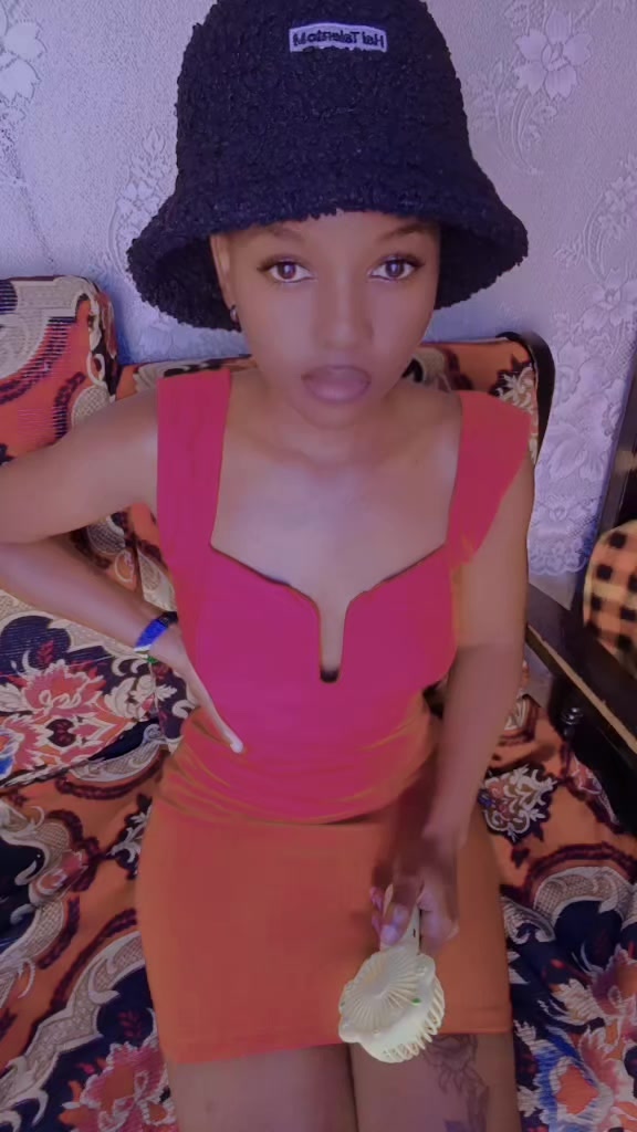 @🦋💦🍑evlyn🥵🍑💦