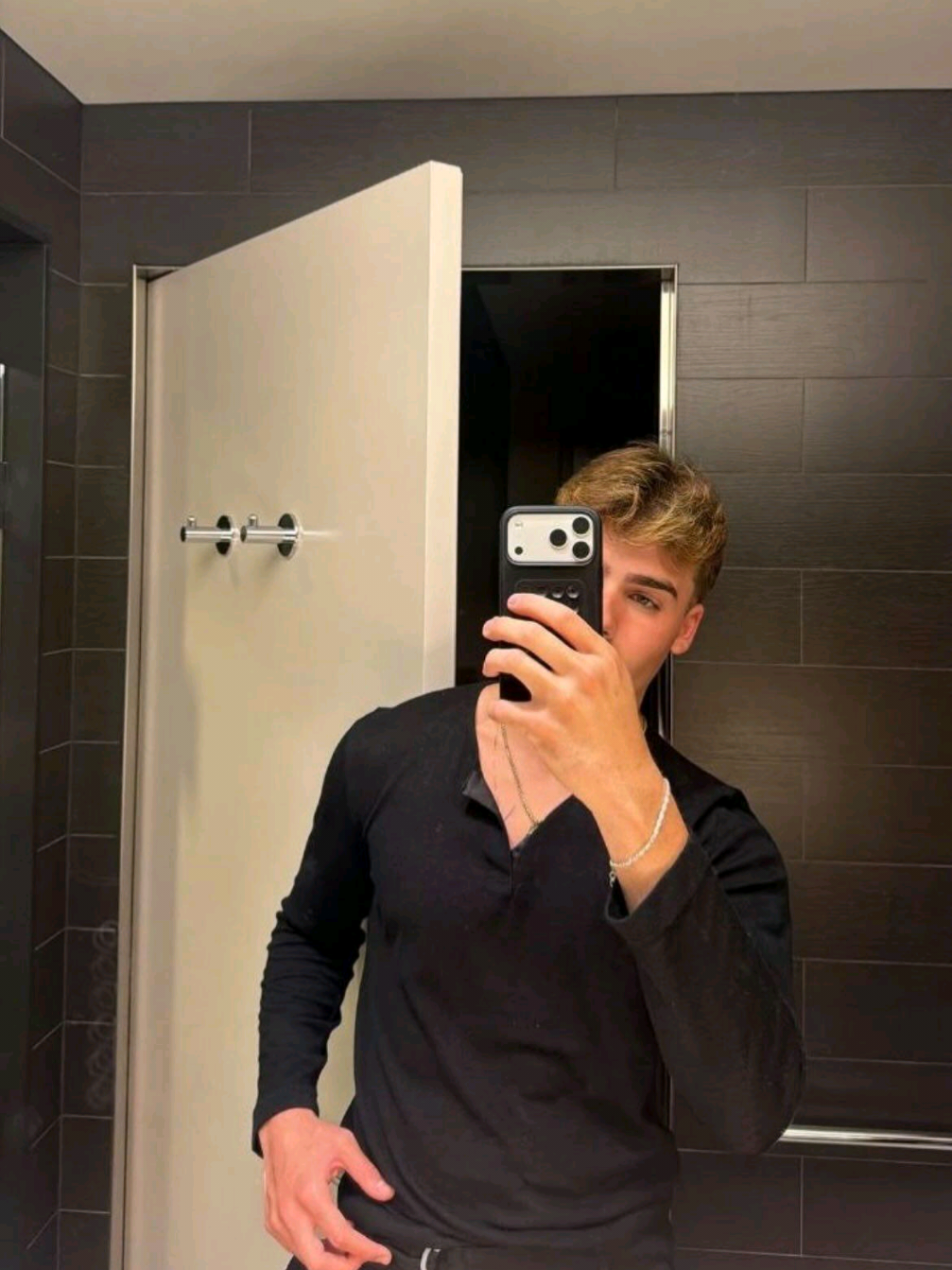 @anjoscaian