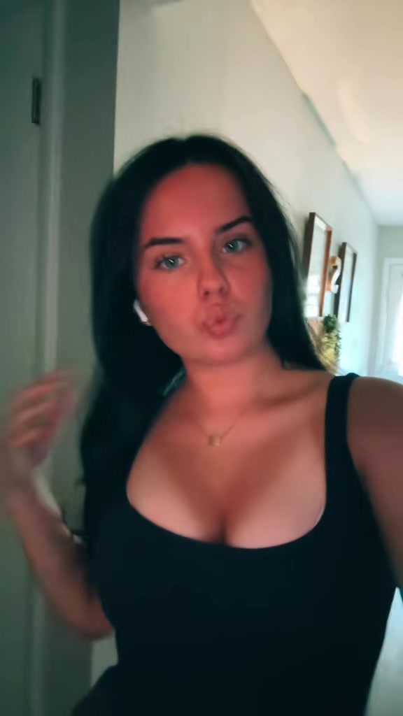 @𝙴𝙻𝙻𝙸𝙴 𝙲𝙻𝙰𝙸𝚁