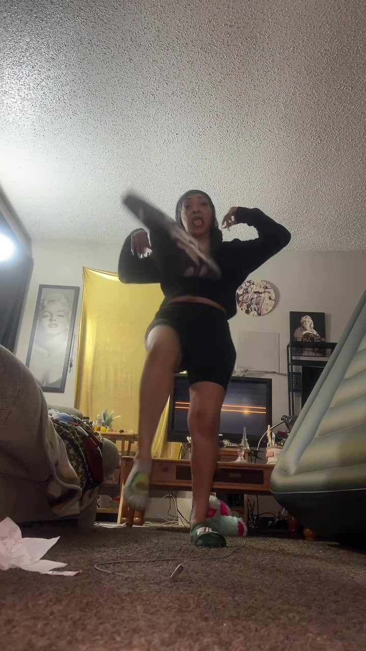 @Oyememamita
