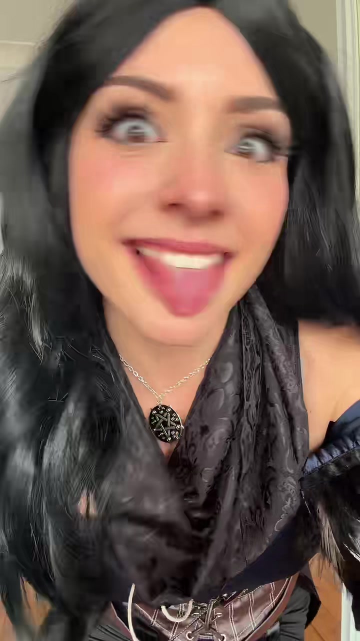 @Minacakes_12