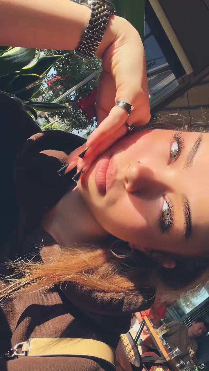 @isidora