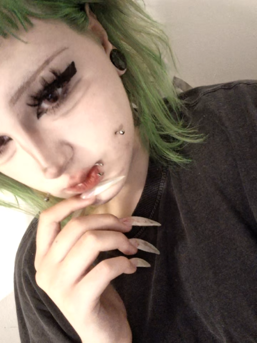 @系 д3sтruстi0n