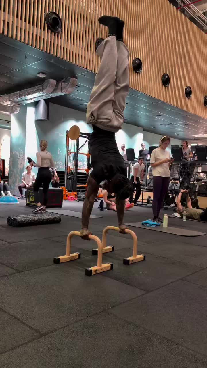 @Freestyle Calisthenics ✪