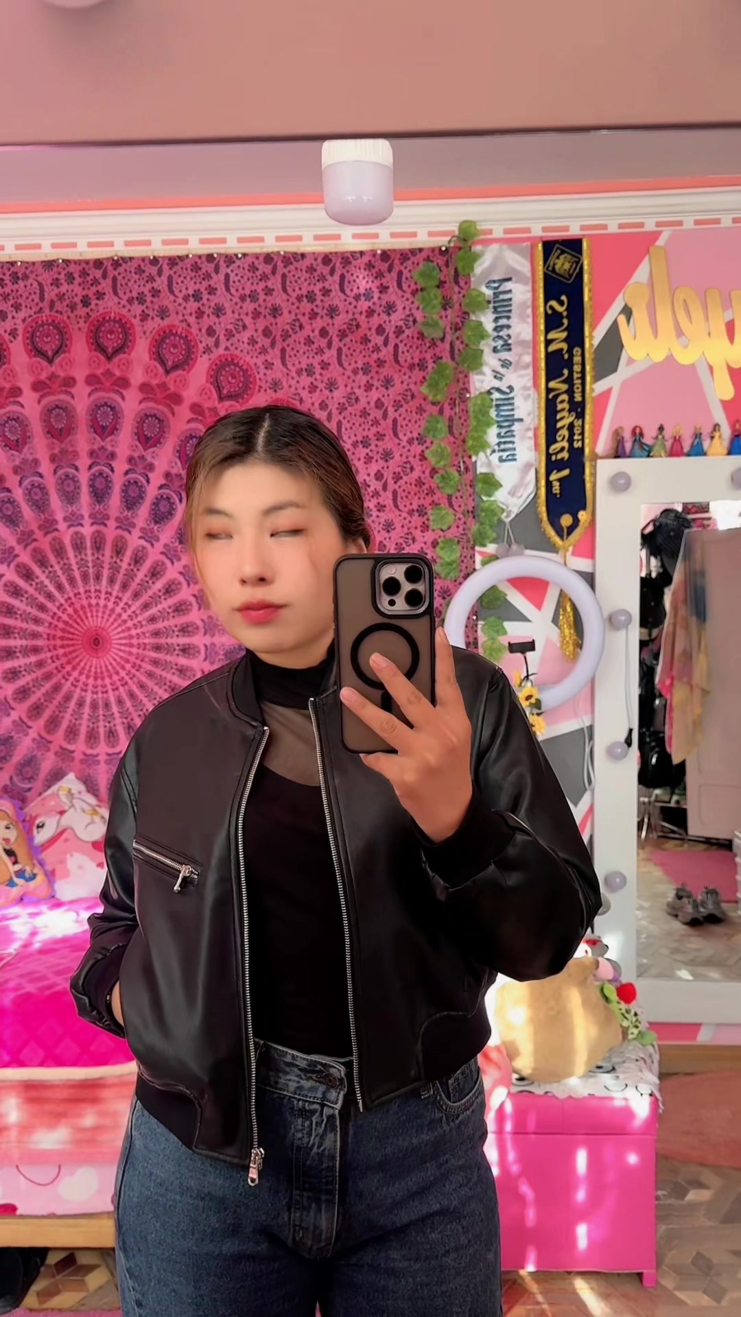 @𝑵𝒂𝒚𝒆𝒍𝒊