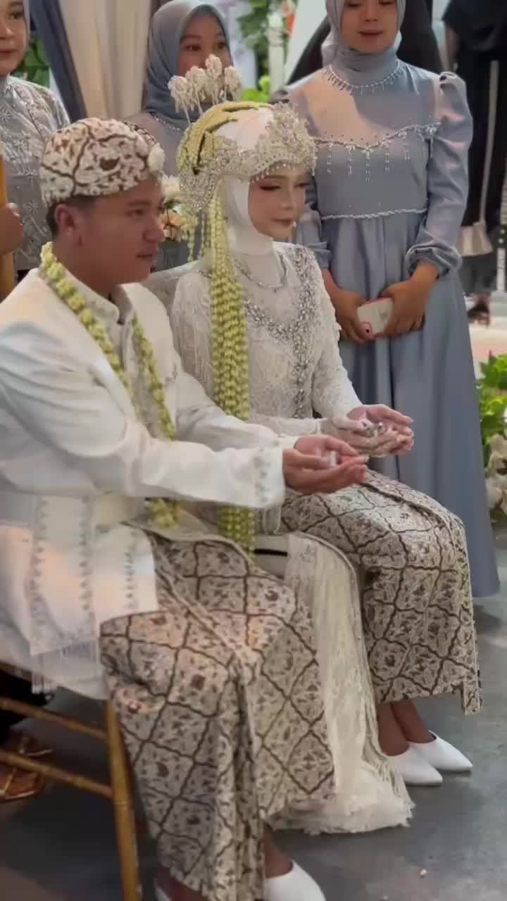 @suaminyasenioktaviani