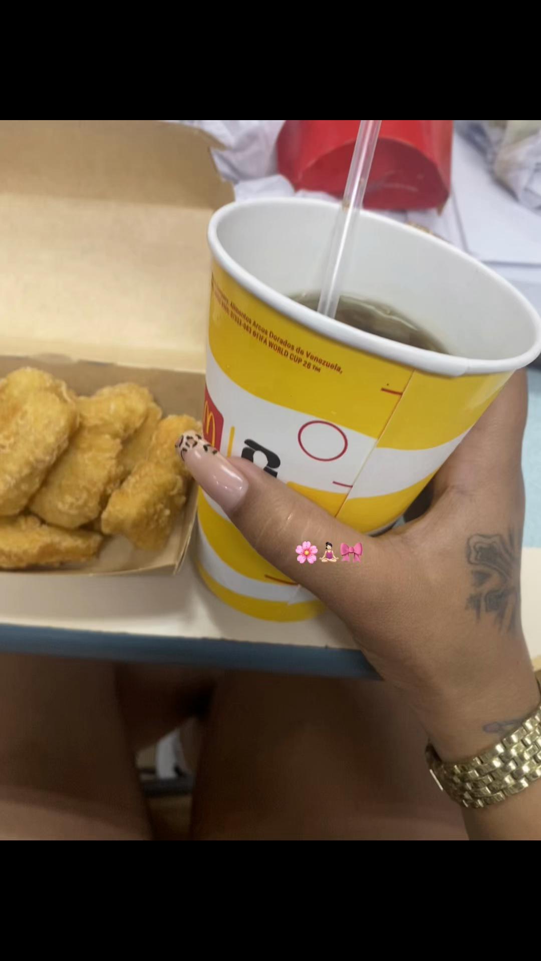 @𝓗𝓮𝓵𝓵𝓸 𝓴𝓲𝓽𝓽𝔂 🎀🎀
