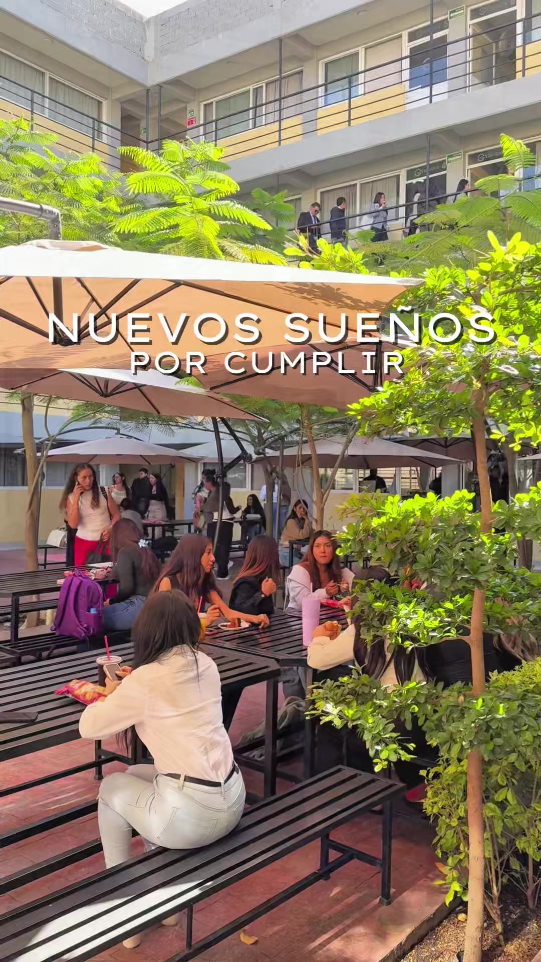 @Universidad De Yahualica