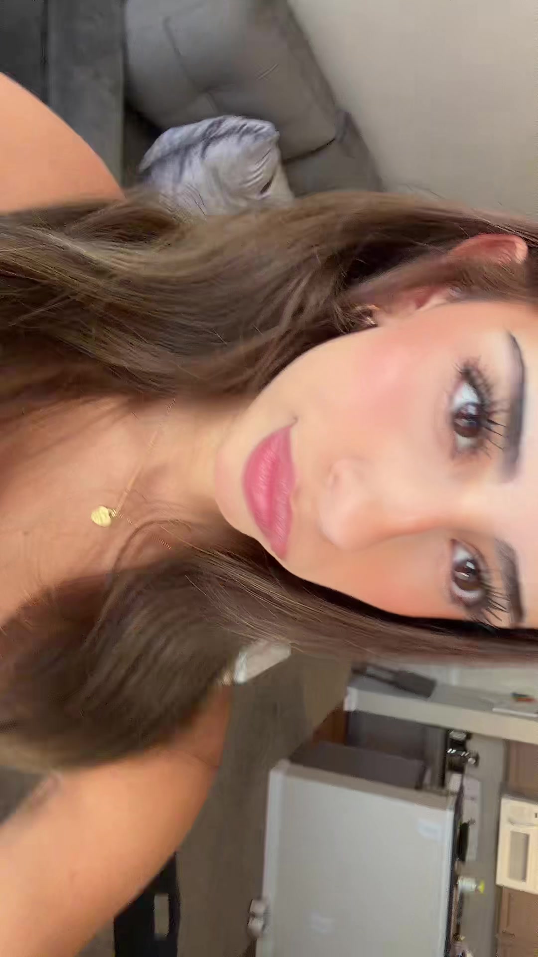 @bella
