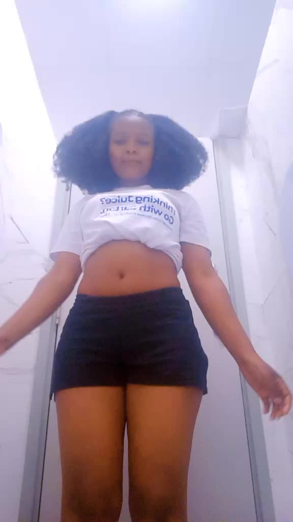 @Fashionable Dee 🥰