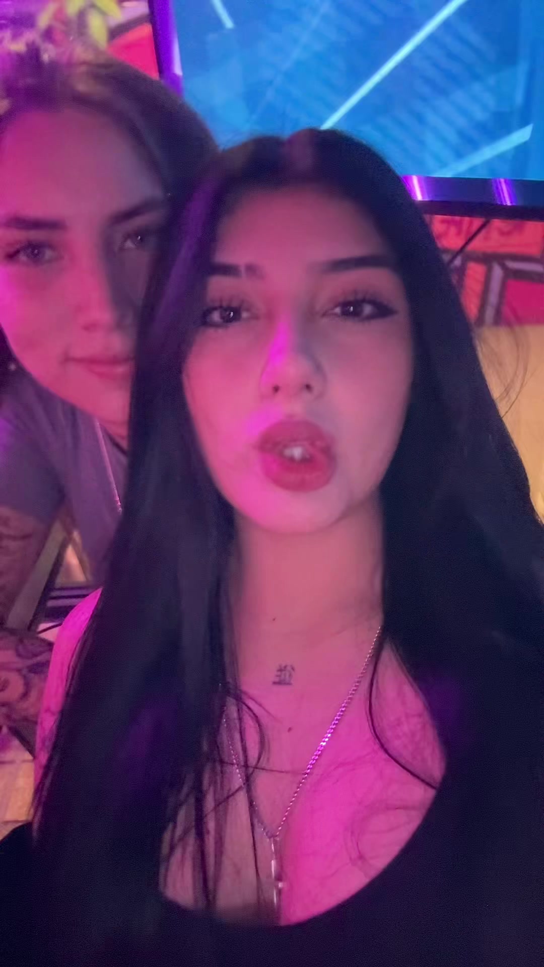 @Littleroyaal