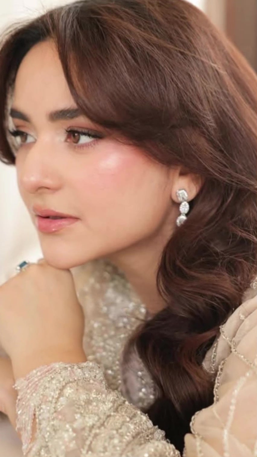 @yumna_zaidi_04