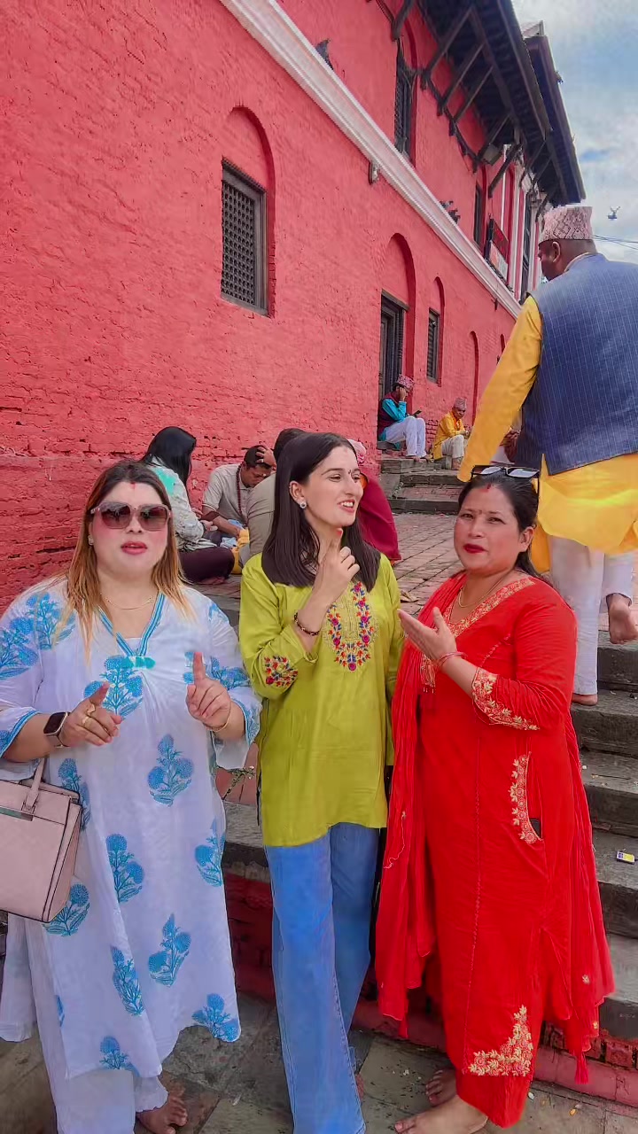 @Ambika🧿