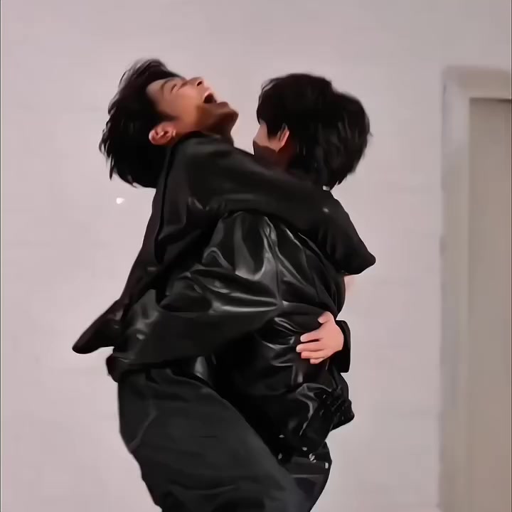 @Miauyuchi_