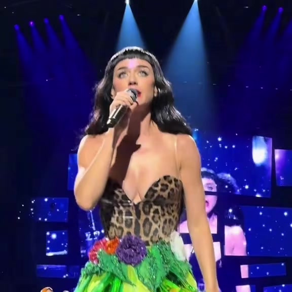 @EL MULTIVERSO DE KATY PERRY ♾️