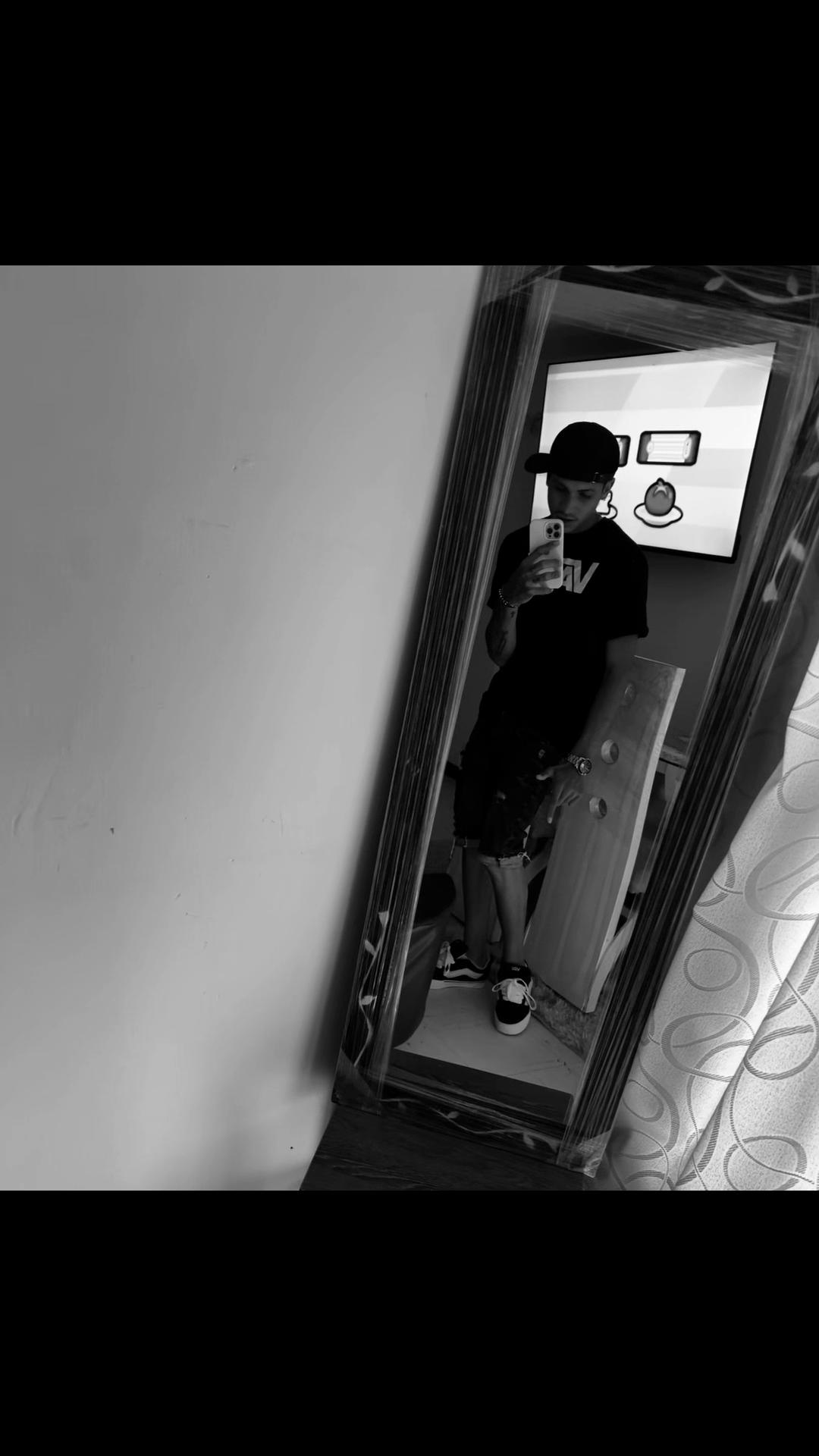 @𝒴.♕