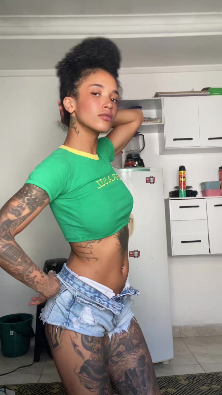 @MENINANINA